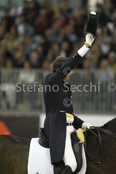 LAUGKS_MEGGLE\'S WELTTALL_MILANO_2011_SS3_9948.jpg